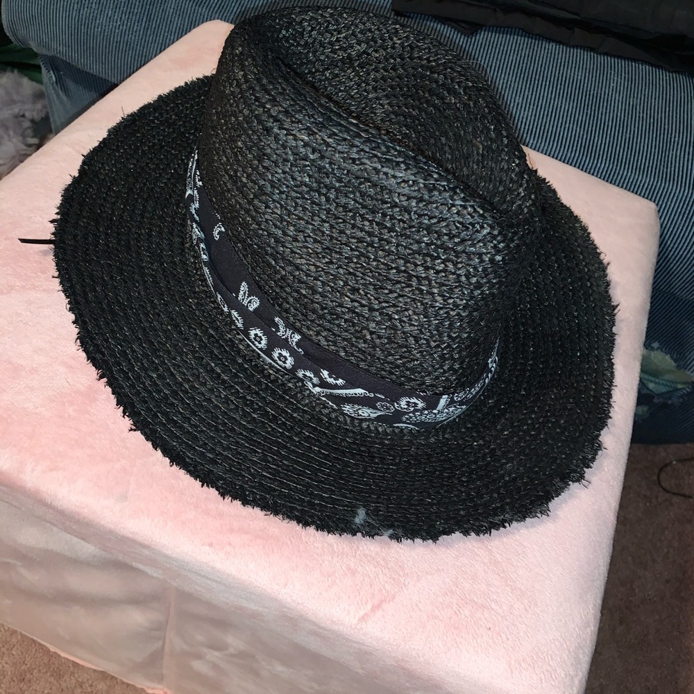 AE wide-brim straw hat